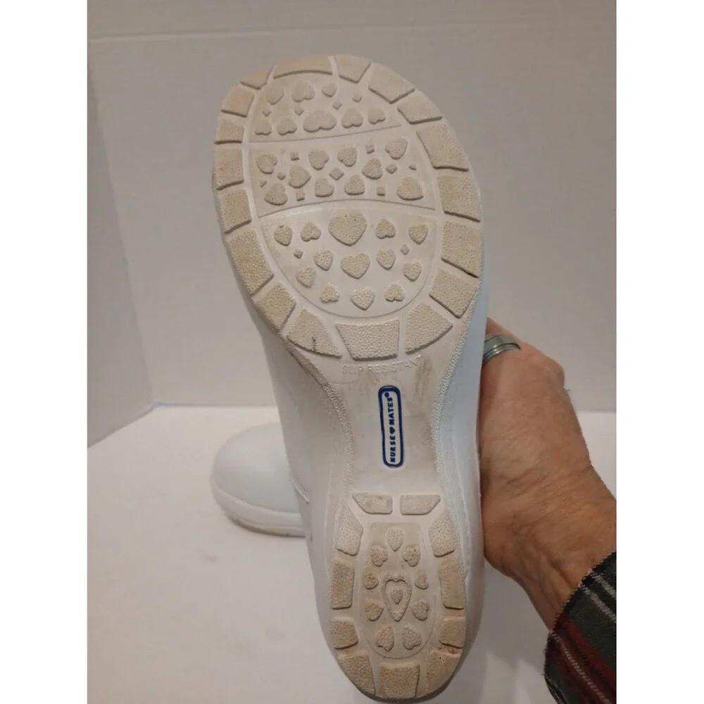 Nursemates Ladies Dove white Clogs Size 8W Wide